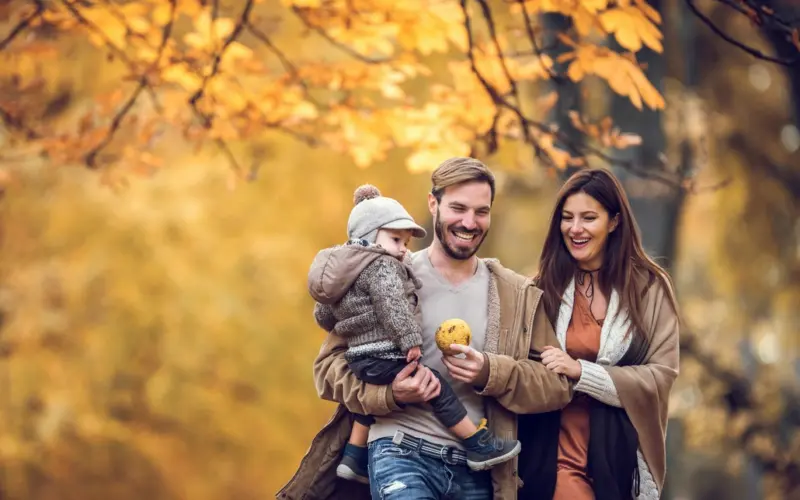 Powsin – zielona perła Warszawy 1 rodzina-na-spacerze